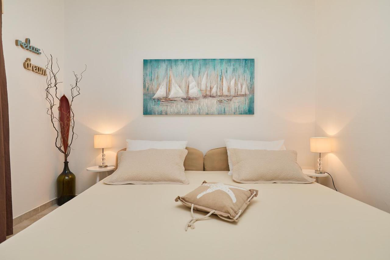 Studio Dolores-Apartment By The Sea Maranovići Exteriör bild