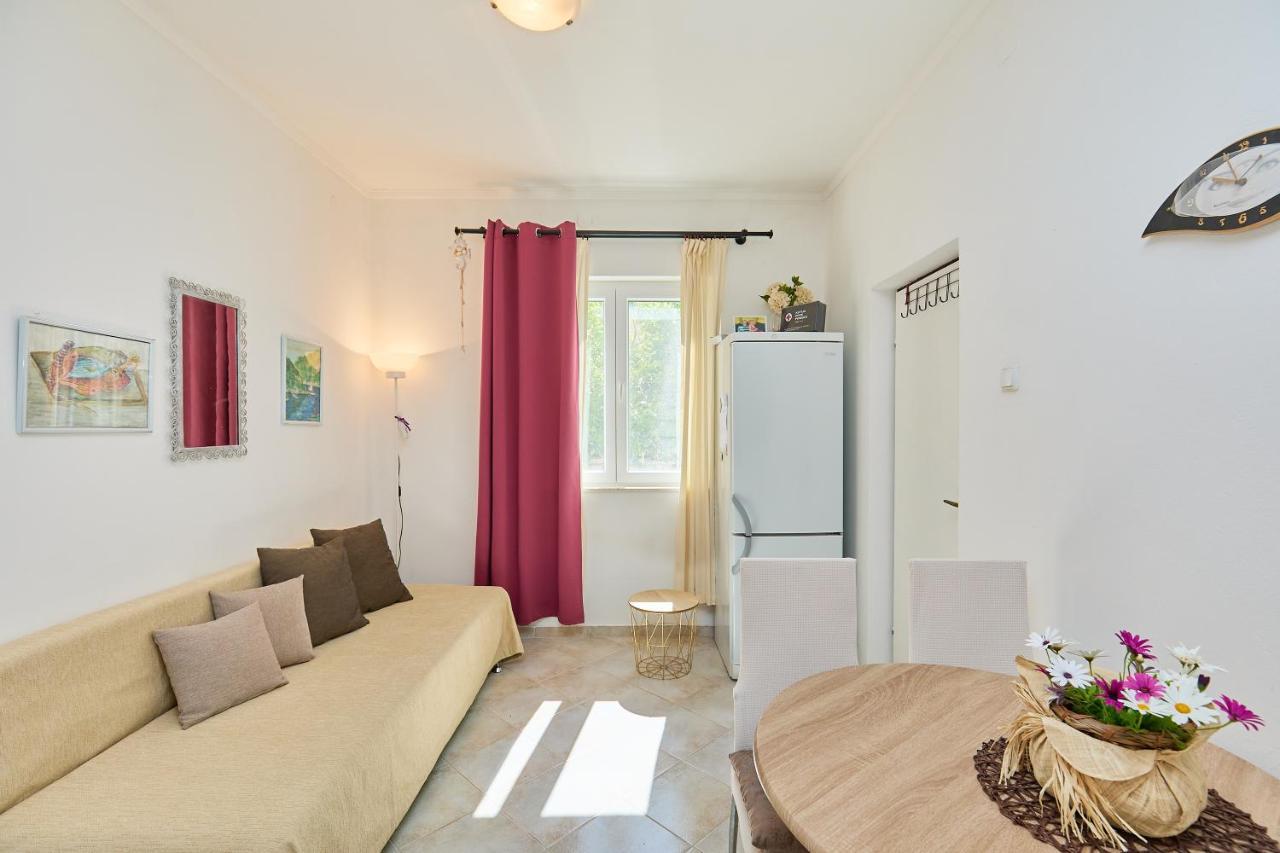 Studio Dolores-Apartment By The Sea Maranovići Exteriör bild