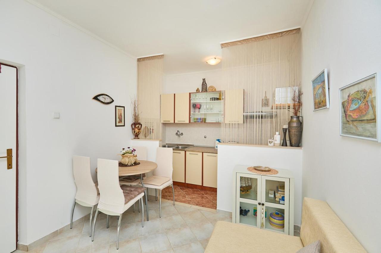 Studio Dolores-Apartment By The Sea Maranovići Exteriör bild