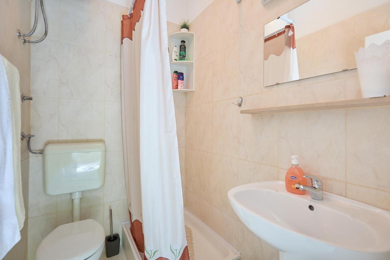 Studio Dolores-Apartment By The Sea Maranovići Exteriör bild